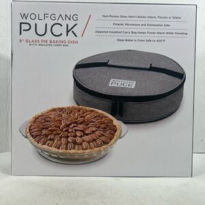 Wolfgang Puck 9" Glass Pie Baking Dish with Insulated Carry Bag!
